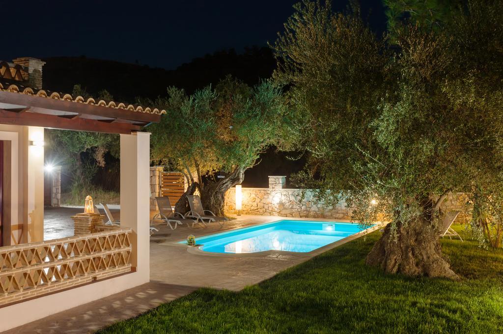 Evalexia Villa - Luxury Villa With Private Pool Near Laganas Perfect For Groups By Villa Mana Gers Kalamákion Exterior foto
